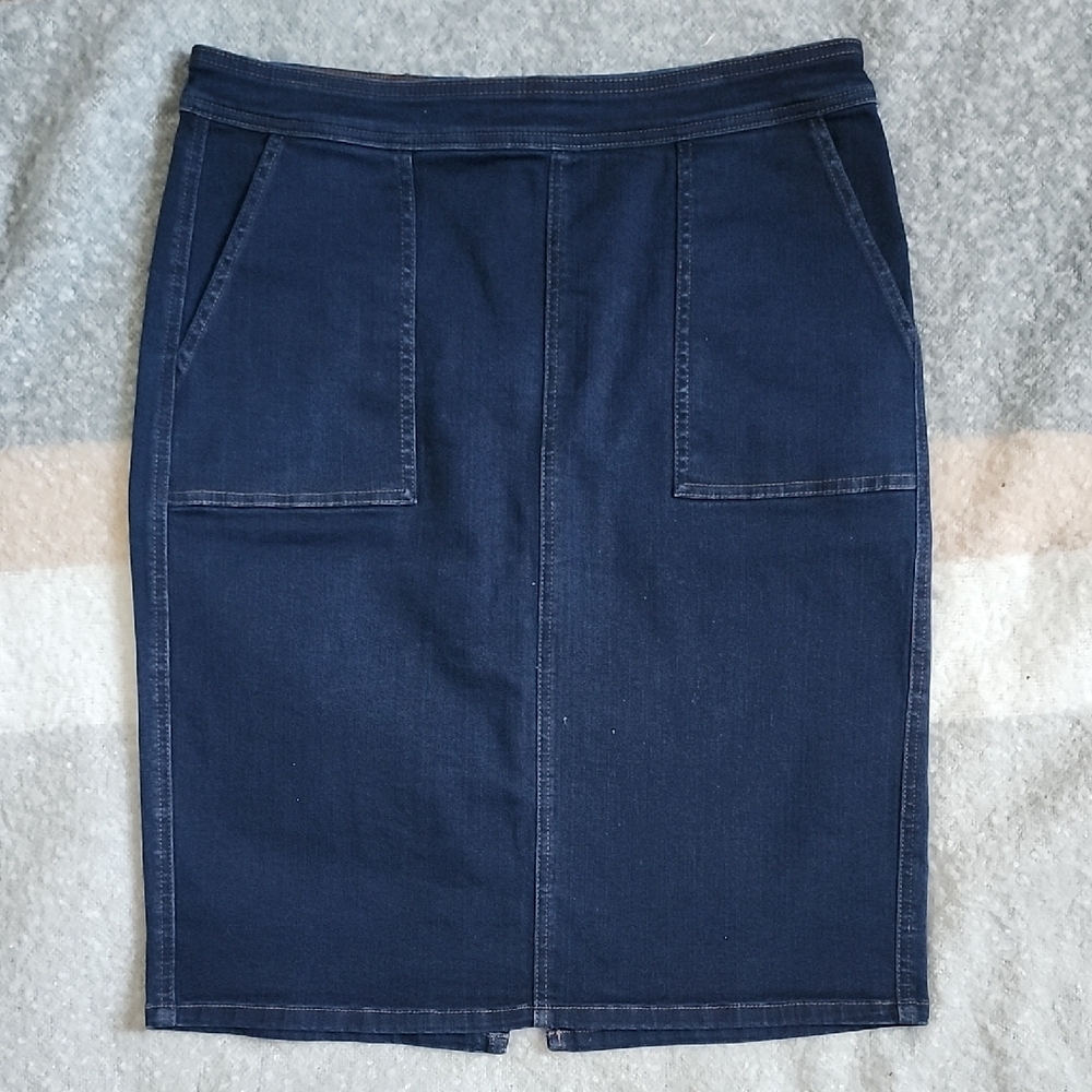 Lands' End Dark Wash Denim Pencil Skirt with Patch Pockets Sz 12 Casual Modest